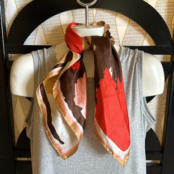 Vintage Abstract Contemporary & Colorful 27” Square Head & Neck Scarf. - Picture 5 of 8